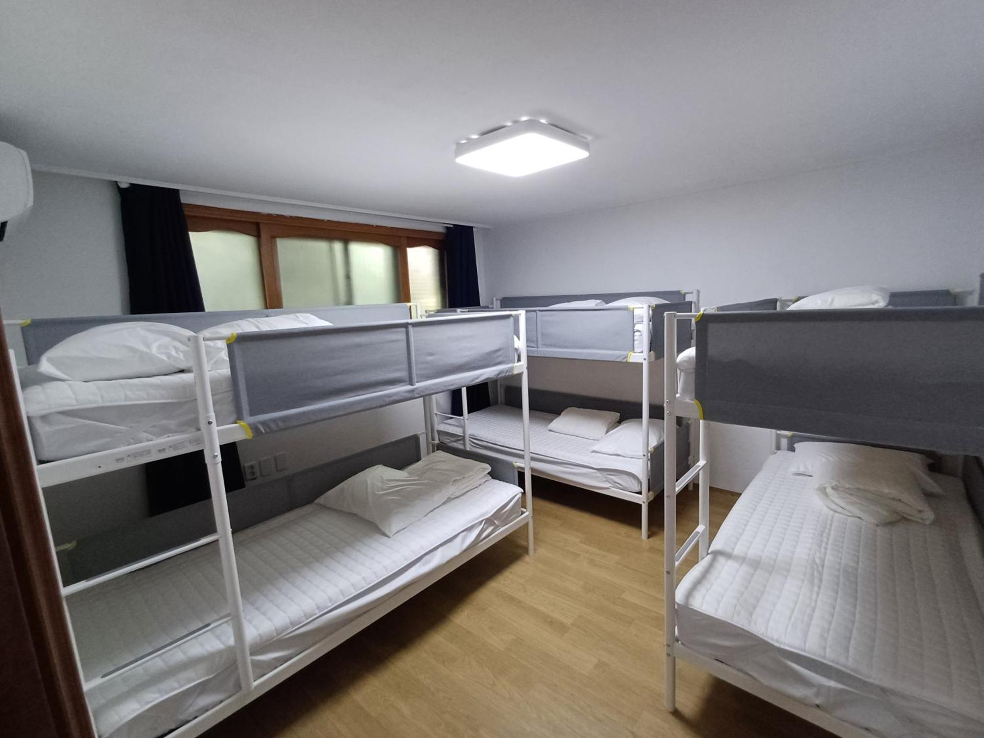 Ocean'S Guesthouse - Foreigners Only Seul Exterior foto