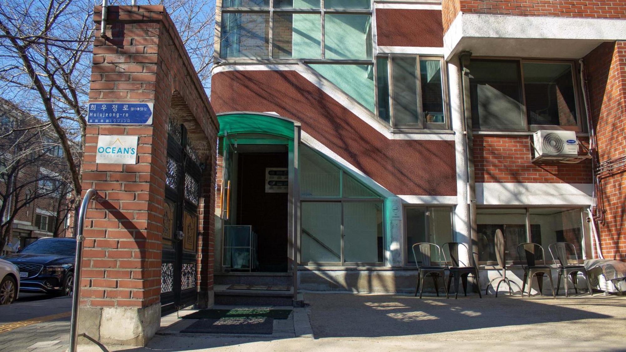 Ocean'S Guesthouse - Foreigners Only Seul Exterior foto